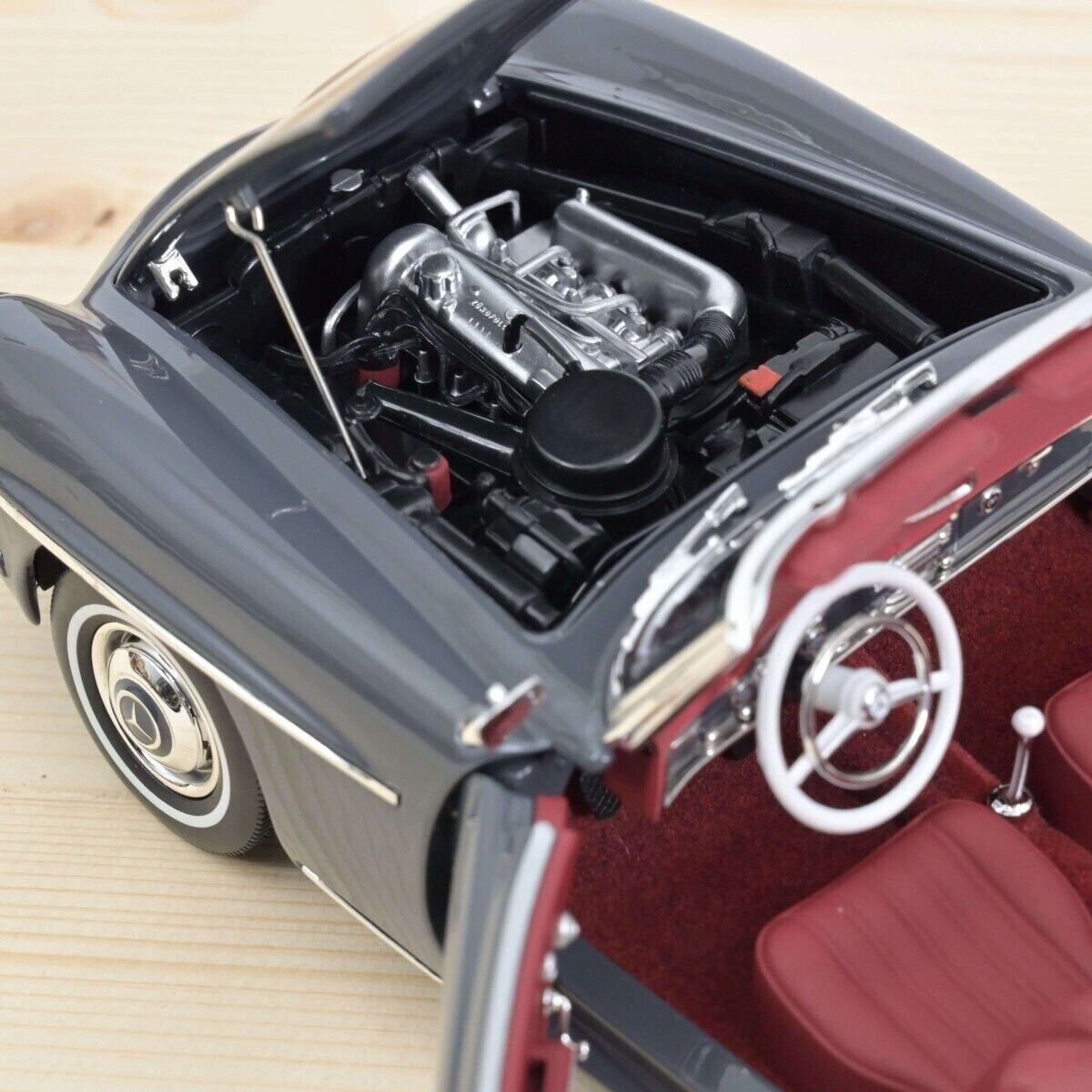 1/18 Mercedes-Benz 190 SL Convertible 1957 Gray Diecast 1/18 Mercedes-Benz 190 SL Convertible 1957 Gray Diecast