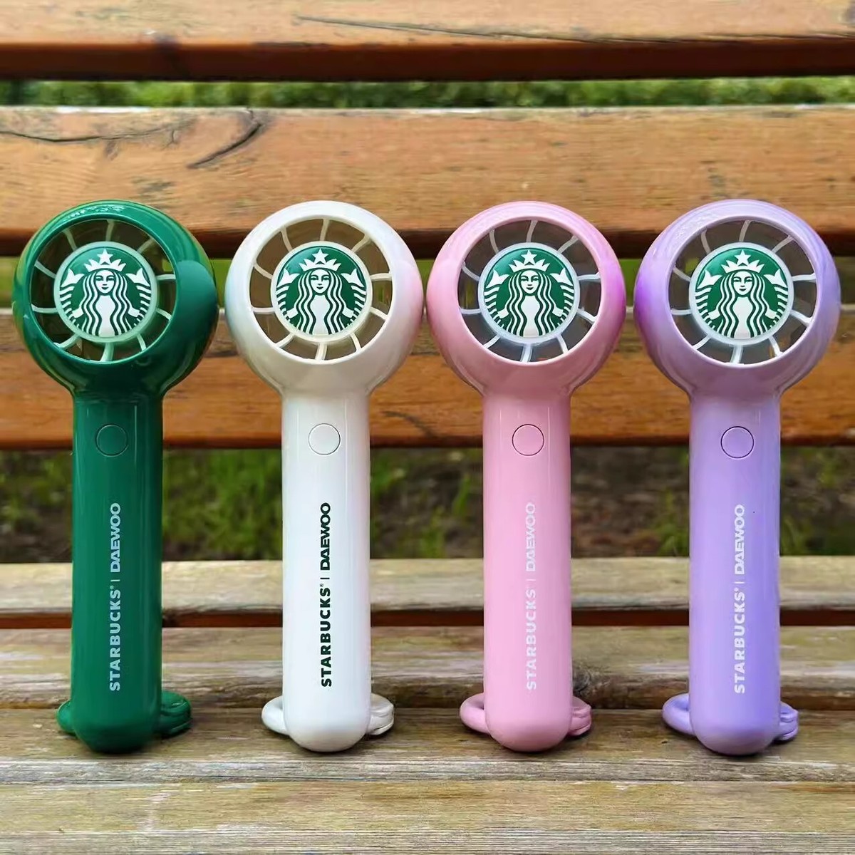 Starbucks China ミニ扇風機 グリーン　スタバ STARBUCKS Mini Handheld Fan グリーン - メルカリ