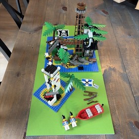 Vintage LEGO Pirates Forbidden Island (6270) & Sabre Island (6265) Read