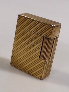 bh2/9 vintage S.T. Dupont Feuerzeug vergoldet