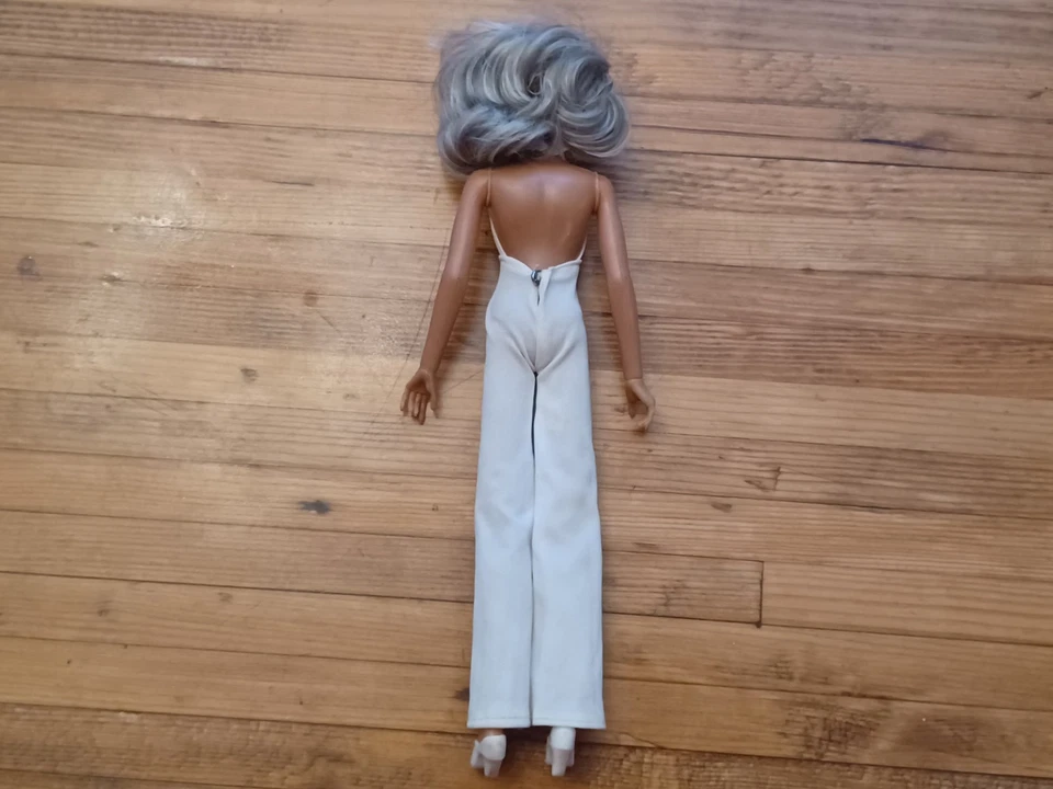 Boneca, macacão, sapatos, cílios vintage Mego 1970 Charlies Angel Farrah Fawcett - Imagem 2 de 4