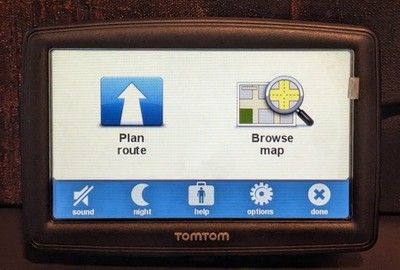 TomTom Start 4EF00 5  GPS Navigator w/ Car Charger Bundle Tested Working