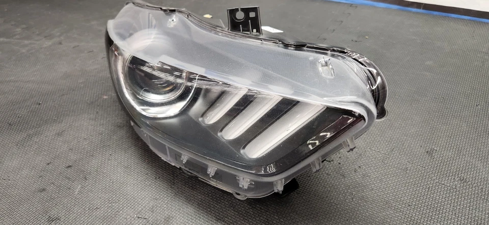 Faro pasajero derecho Ford Mustang GT 2015-2017 LED HID OEM Foto 2 de 4