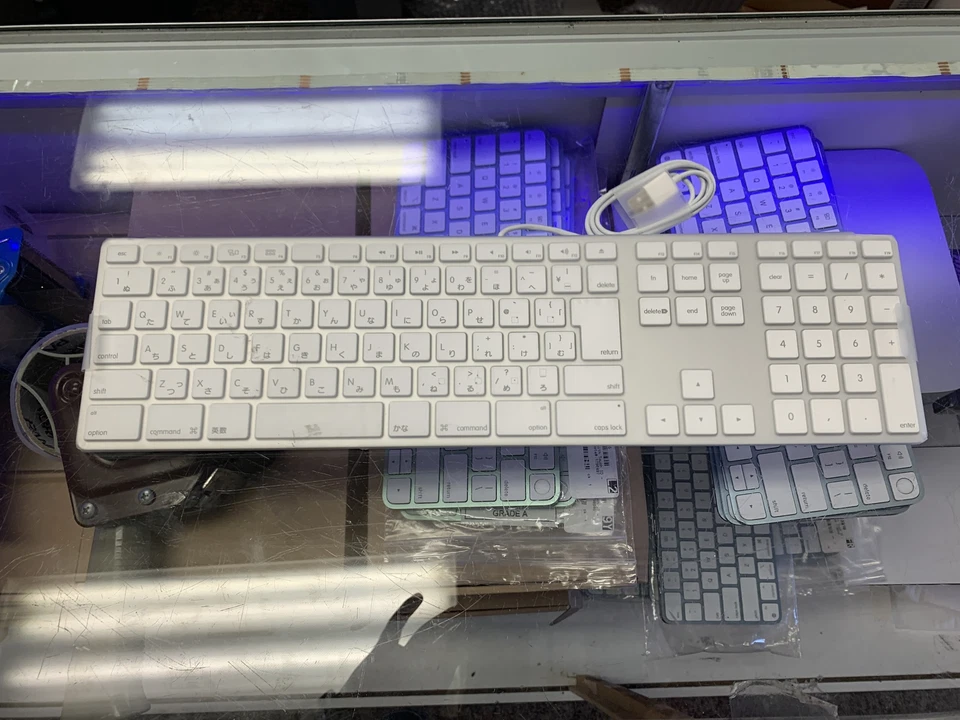 Genuine Apple USB Wired Keyboard with Numeric Keypad MB110LL/B International - Image 2 of 4