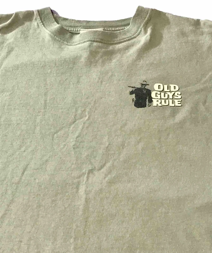 Camiseta John Wayne "A Man's Got To Do What A Man's Got To Do" Grande Old Guys Rule Foto 3 de 4