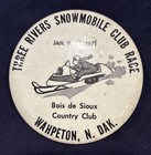 Vintage 1971 snowmobile pinback button Wahpeton North Dakota — photo 1