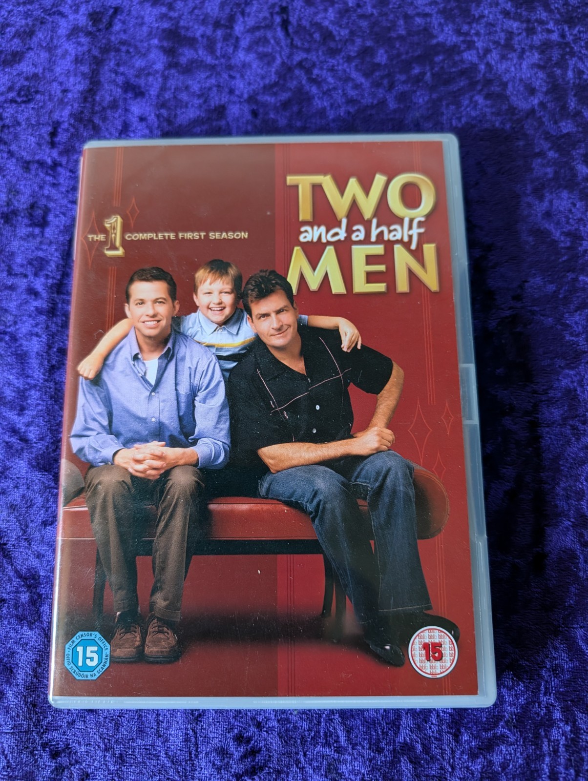DVD TWO AND A HALF MEN COMPLETE FIRST SEASON CHARLIE SHEEN JON CRYER UK R2