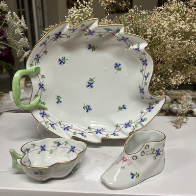 HEREND BLUE GARLAND COLLECTION LEAF SHAPE TRAY 9.25  WITH HANDLE + 2 MINI PIESES