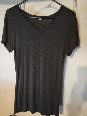 Zenana Outfitters Women's Charcoal V-Neck T-Shirt **Size L**
