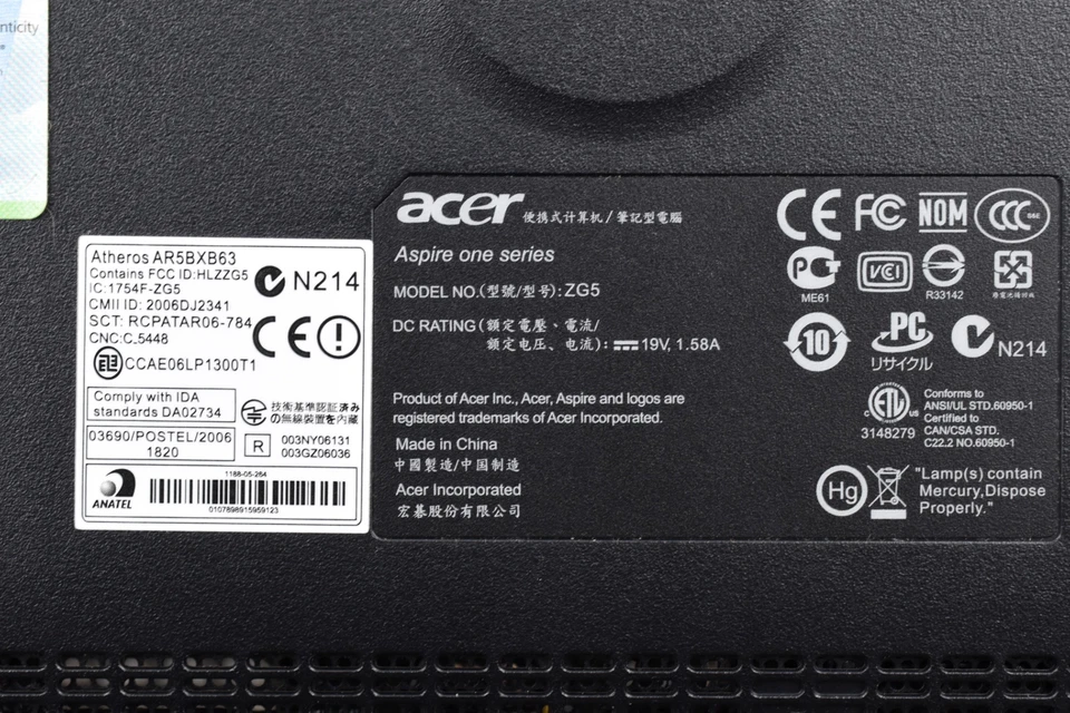 Acer Aspire One ZG5 Mini Netbook 2011 Locked As-Is w/ Charger & Case Powers On - Image 4 of 4