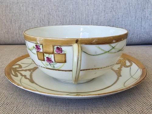 Antique NIPPON E-OH Teacup & Saucer Set Hand Painted Gold Ribbons Bows Pattern - Picture 5 of 9