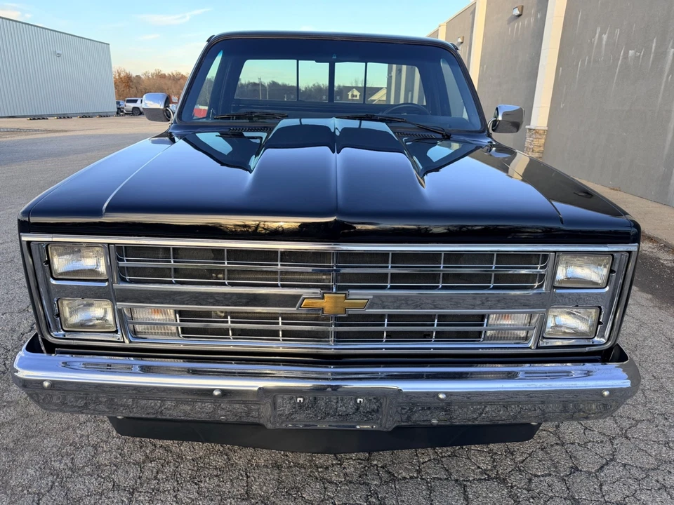 1987 Chevrolet Silverado 1500 - Image 1 of 4
