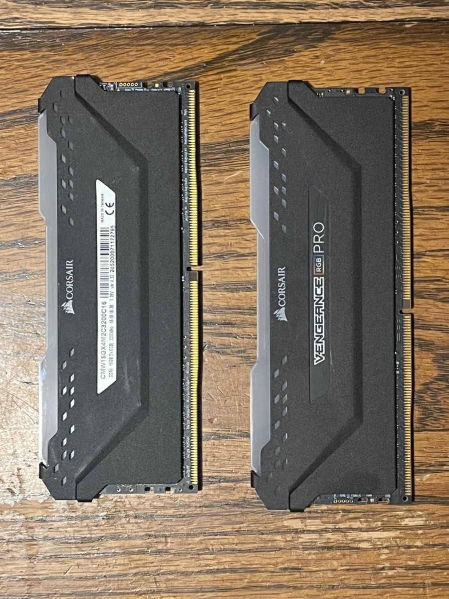 メモリー CORSAIR VENGEANCE RGB PRO DDR4 2x16GB Amazon.com: CORSAIR Vengeance RGB PRO 16GB (2x8GB) DDR4 3000MHz