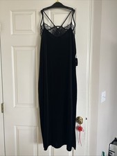 New Express Black velvet midi dress with lace detail lined size Large 