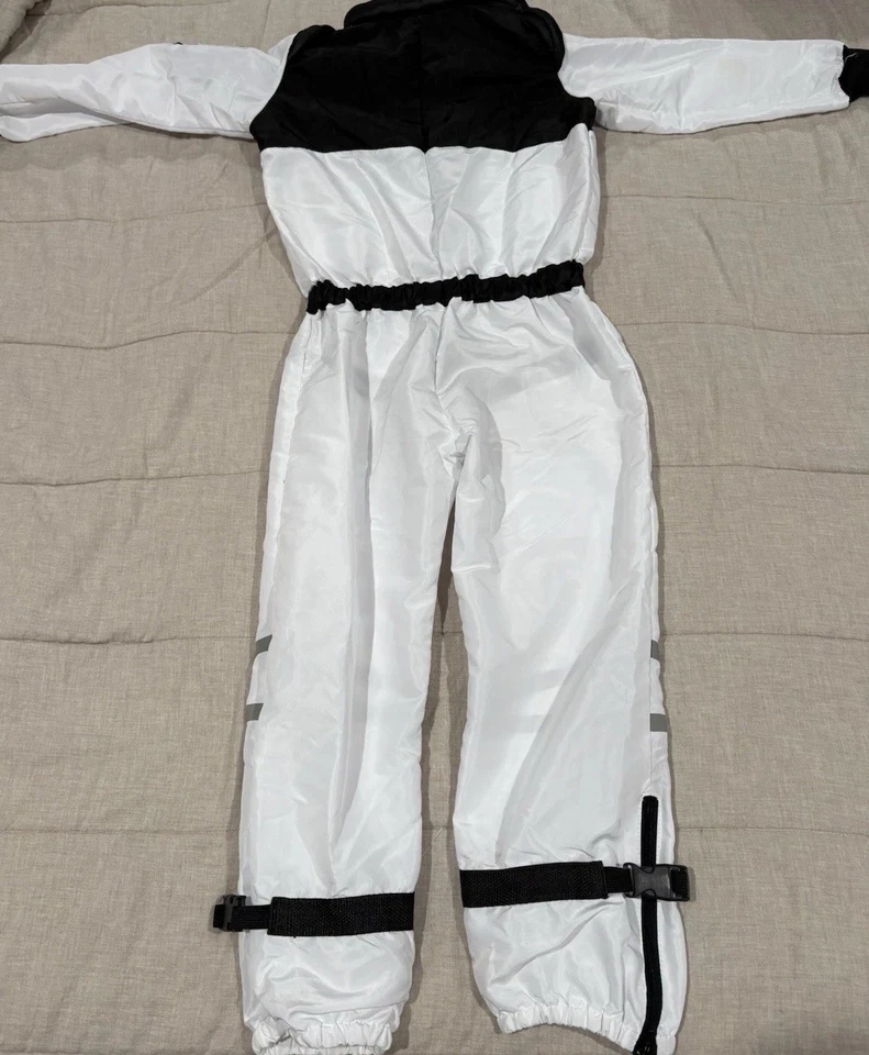Halloween Costume Astronaut Kids Size S 6-8 Color White Used Great Condition - Image 3 of 4