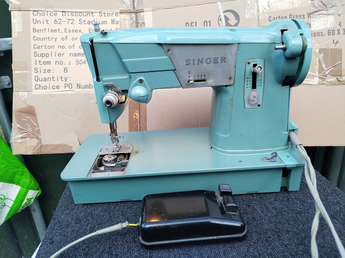 VINTAGE SINGER 327K HEAVY DUTY SEWING MACHINE WITH FOOT