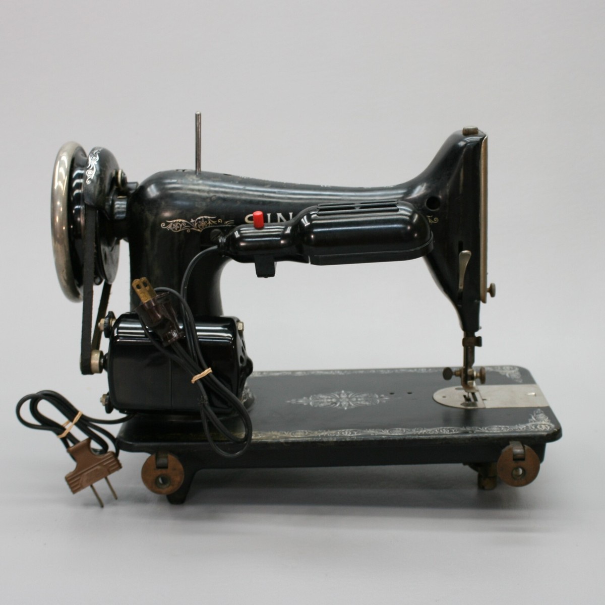 PARTS or REPAIR - Vintage 1931 Singer Sewing Machine Black