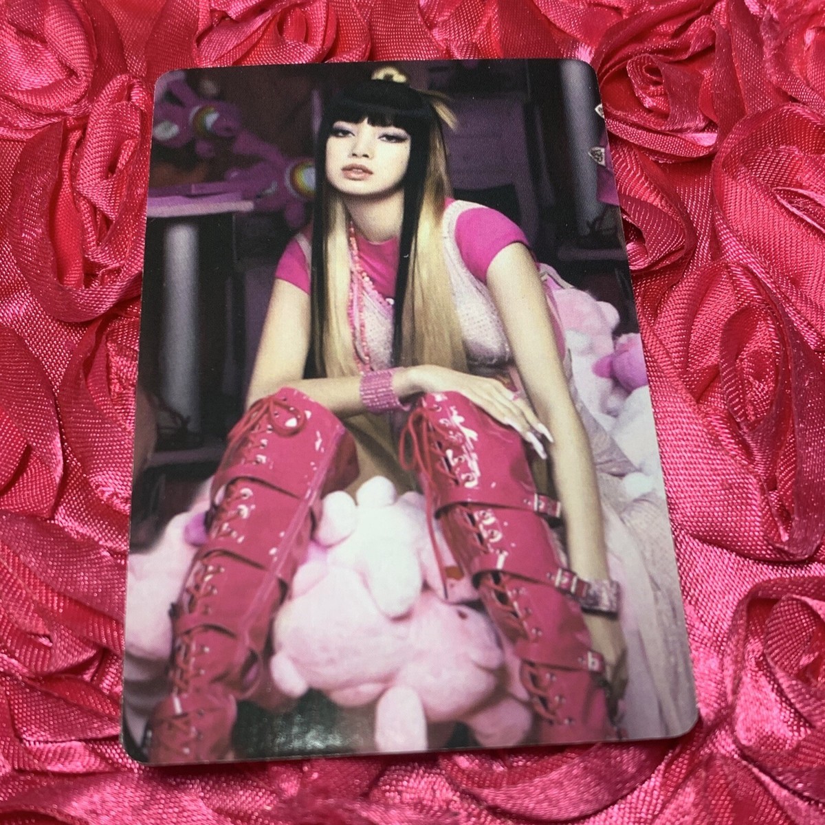 LISA Blackpink Born Pink Shutdown Edition Photocard, Fan Art