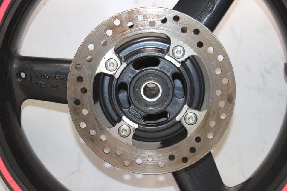 Llanta trasera Triumph Daytona 600 2004 OEM Foto 2 de 4