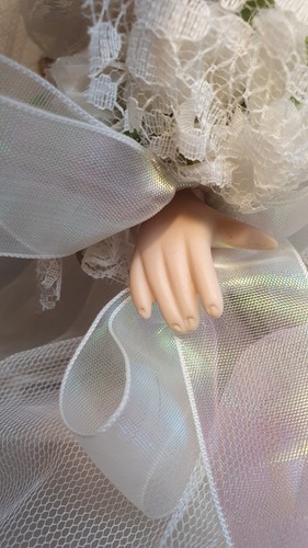 Porcelain doll "Bride" (31) 20"(50cm) by CATHAY Collection, RARE, 1/5000 - Picture 10 of 16