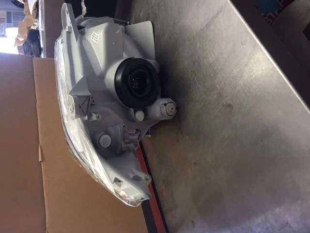 Faro izquierdo conductor compatible con 05-08 VIBE 362633 Foto 4 de 4