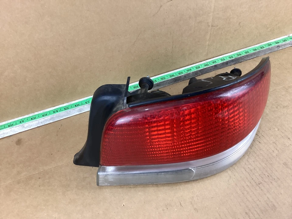 1995 - 2000 Chrysler Cirrus Rear Right Passenger Side Taillight Assembly - Image 3 of 4