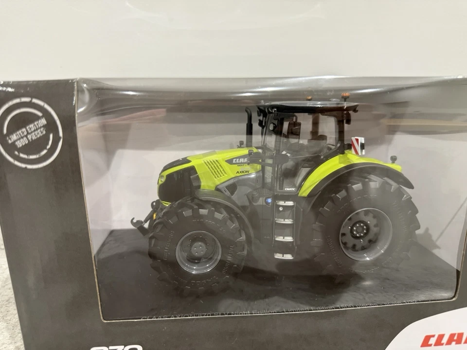 ROS/Universal Hobbies - Claas Axion 870 St.V Night Edition - 1:32 - Mint/New - Image 3 of 4