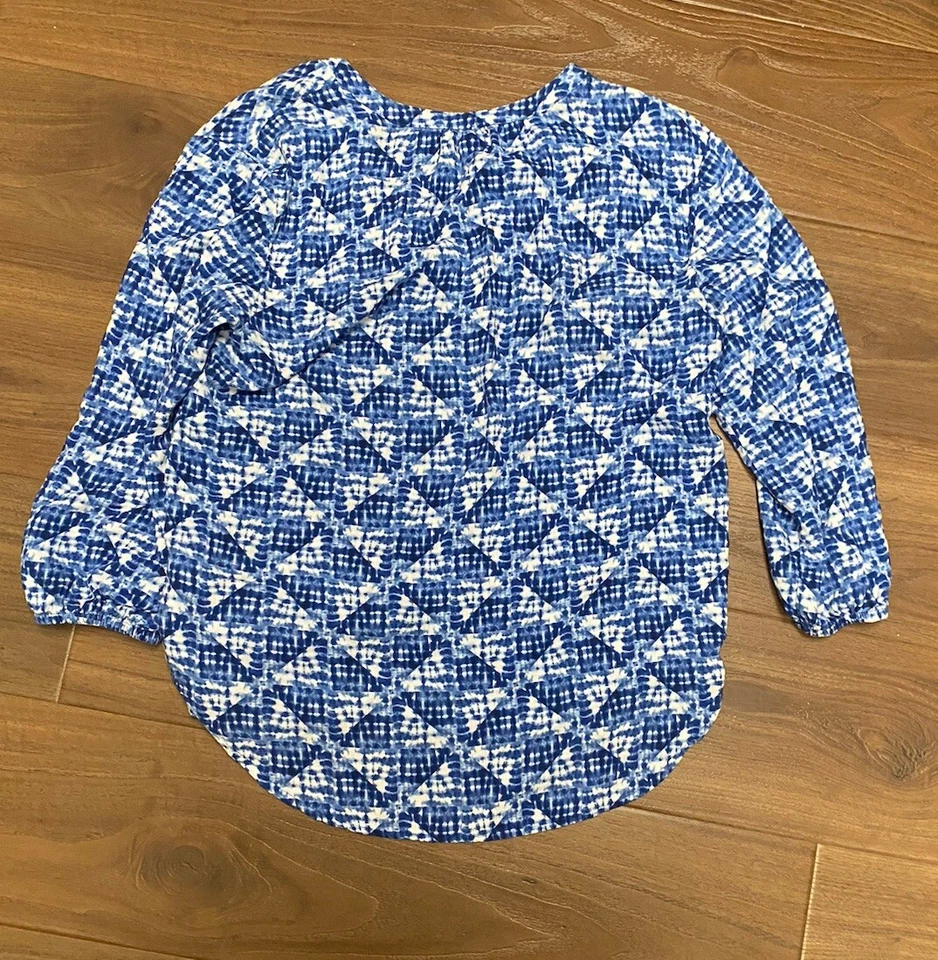 Top Sonoma Mujer Mediano Popover Azul Tie Dye Botón Frontal Estampado Geométrico Foto 2 de 4