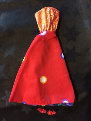 Barbie 1983 Vintage Kleidung: #4824 doppelt so schön - rotes Wendekleid & Schuhe