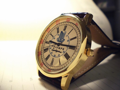 Triumph Spitfire MK1 Souvenir Tribute Watch, Retro 1960's Vintage Round Dial. - Picture 2 of 5