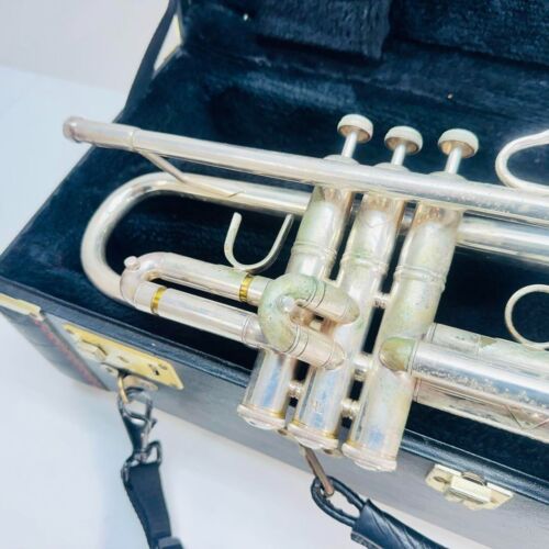 Bach Stradivarius Model 37 Trumpet Operation checked w/Case Brass instruments - Picture 4 of 12