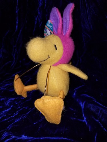 NUOVO WHITMANS PEANUTS CONIGLIO PASQUALE PORTA CARAMELLE ROSA E VIOLA - Foto 3 di 5