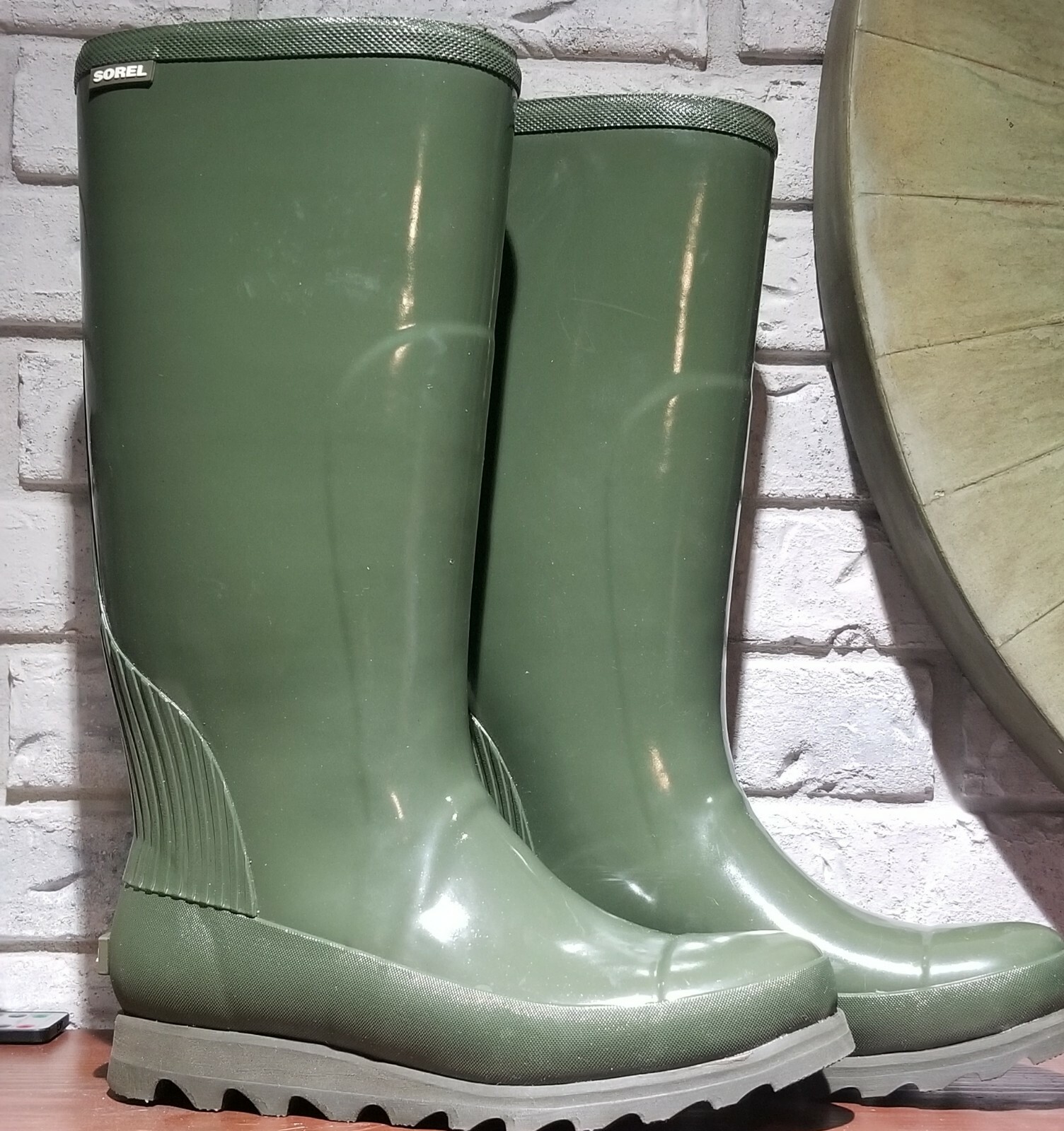 sorel joan rain short boot