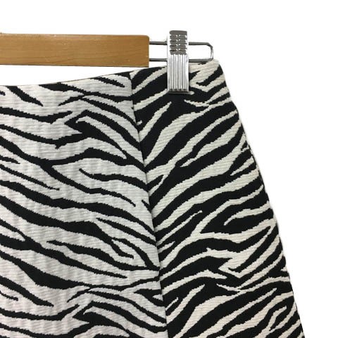 ZARA BASIC Trapezoid Mini Skirt All-Pattern White… - image 2