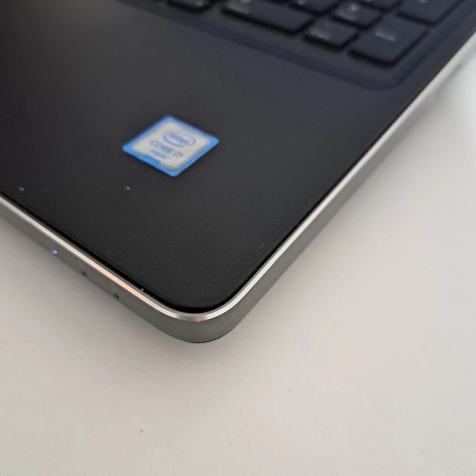 Pc Notebook Portatile DELL PRECISION 7520 i7 64GB RAM 2x 500GB SSD CAD 15.6" - Immagine 4 di 4