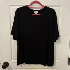 Lularoe Alli Basic T Retail $36 - XL