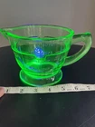 Vintage Green Depression Uranium Glow Glass Measuring Cup 16 oz 2 Cup Chip Base