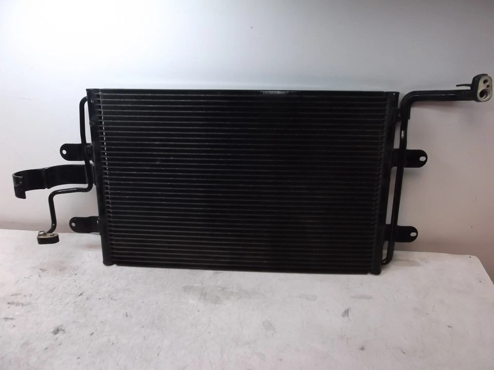 Condensador de aire acondicionado nv70236 VW Volkswagen Jetta 1999 2001 2002 2003 2004 2005 OEM Foto 4 de 4