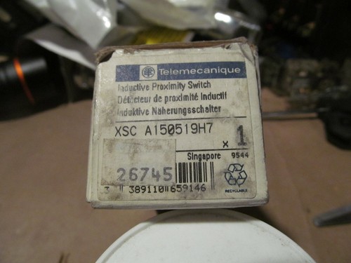 TELEMECANIQUE KSCA1505 19H7 PROXIMITY SWITCH B-26 - Picture 2 of 3