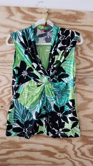 Olsen Selection Leaf pattern Green sleeveless Wom… - image 1