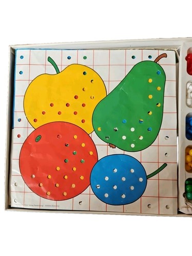 VINTAGE Picture Peg Ravensburger 1992 Kids Discovery Toys Only Has 130 Pegs - Picture 11 of 13