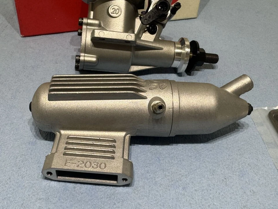O.S.MAX-20FP 3.46cc Vintage 2 stroke glow engine for R/C airplanes New f/s - Image 4 of 4