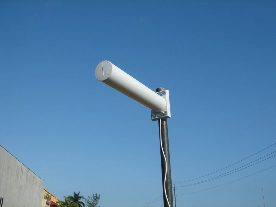 Yagi Outdoor cantenna WiFi  2.4 GHz Long Range High booster WiFi Antenna 15dBi - Image 2 of 4