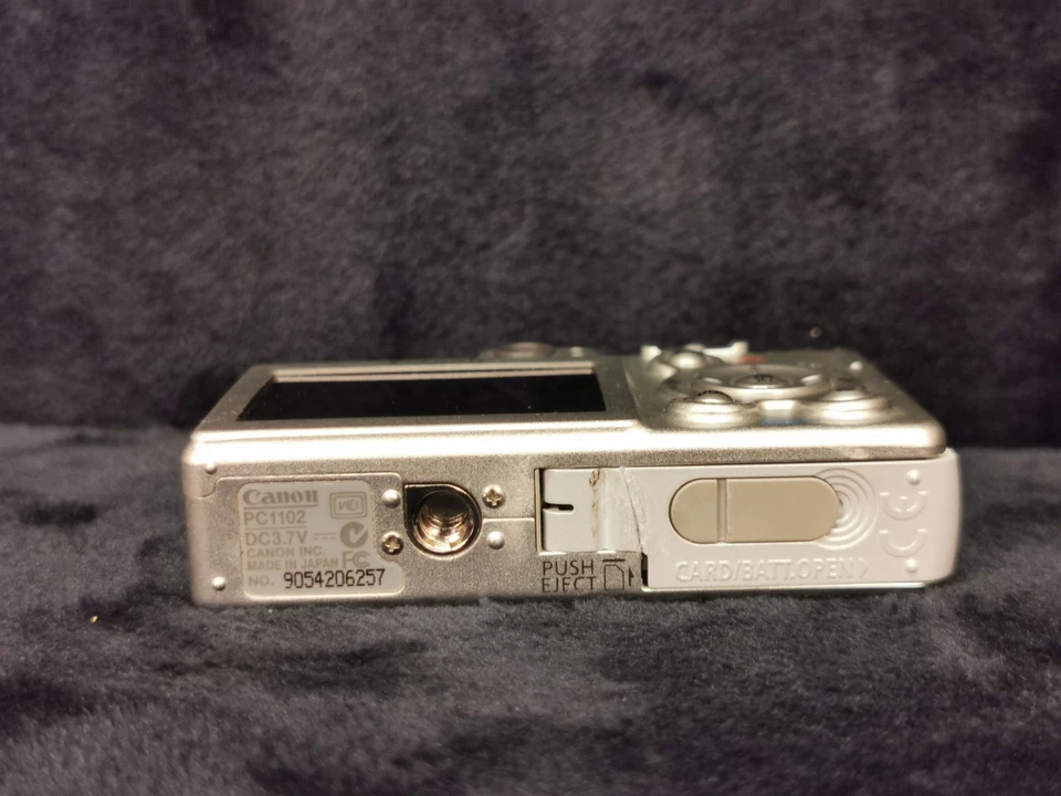 Canon PowerShot SD200 Digital ELPH AiAF Silver 3.2MP Compact Untested - Image 3 of 4