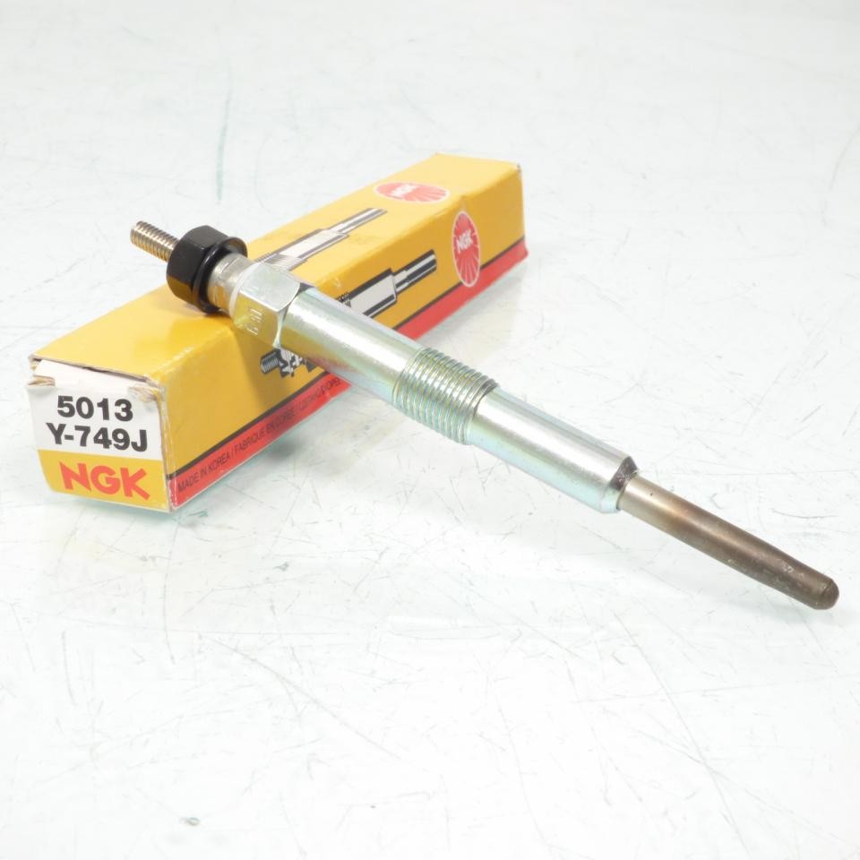Bougie d'allumage NGK Y-749J 5013 neuve en boite pour moteur essence de voiture