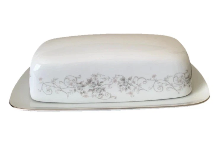 CAMELOT Butter Dish w/ Lid 1315 Carousel, Floral Design, Silver Rim