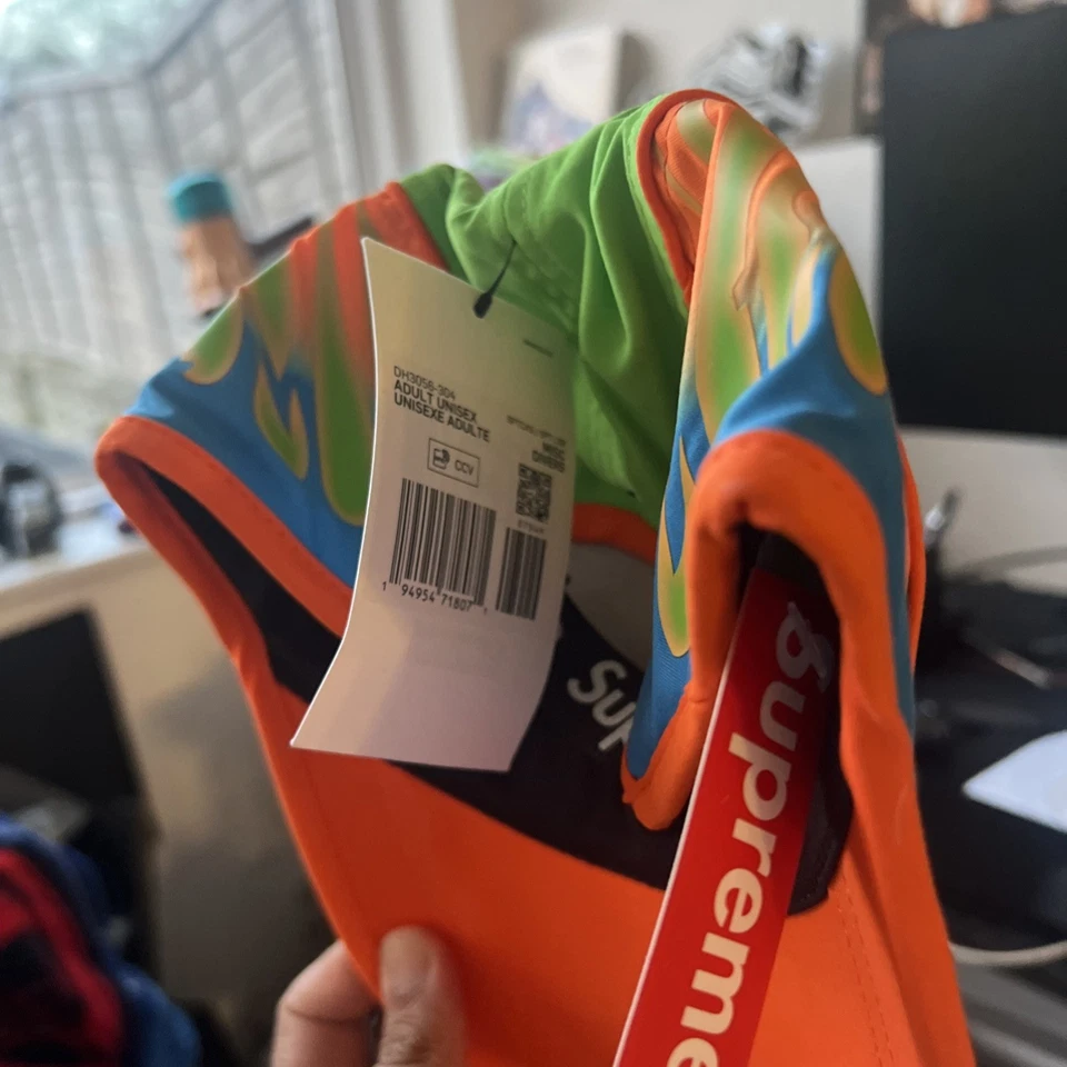 FW20 Supreme x Nike Air Max Plus Laufmütze Dri-FIT grün Cap reflektierende Logos - Bild 4 von 4