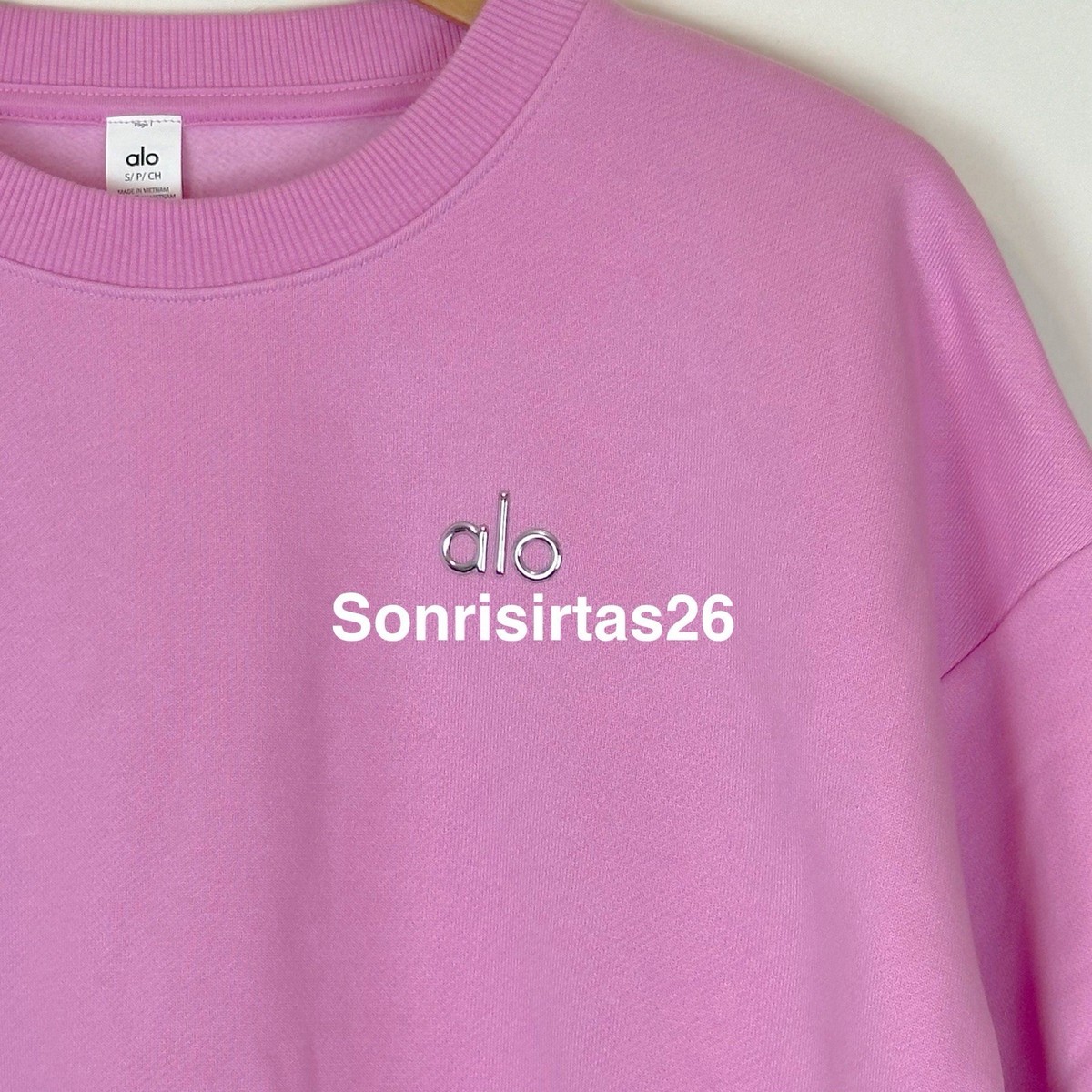 Alo Yoga Accolade Crew Neck Pullover Valentine's Candy Heart Pink