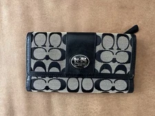 COACH SUTTON SIGNATURE SLIM ENVELOPE  Black 