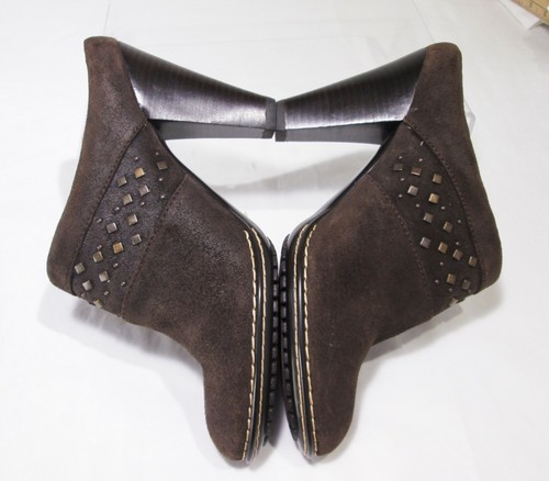 Sofft sz 9 M Dark Brown Distressed Suede 3.5" Heels Studded Mules/ Clogs - Picture 11 of 12